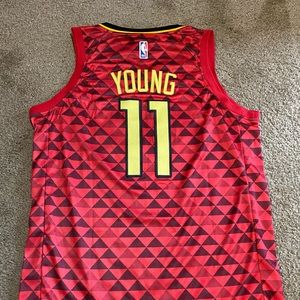 Tre Young Atlanta Hawks jersey. Large. Stitched